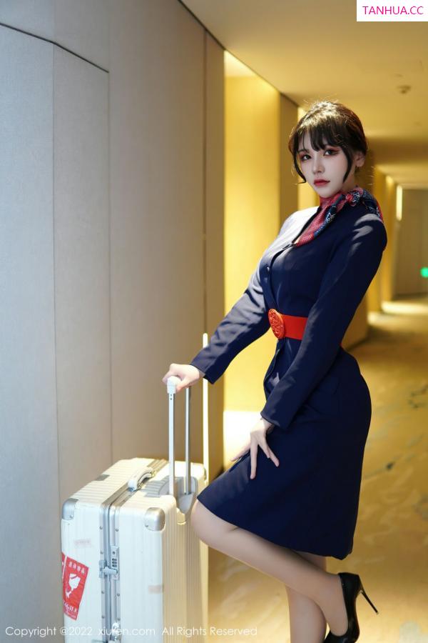   [XiuRen]高清写真图 2022.12.27 No.6048 桃桃子_ 空姐制服第3张图片